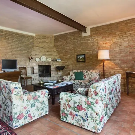 Tabiano Castello Sleeps 14 With Pool And Wifi