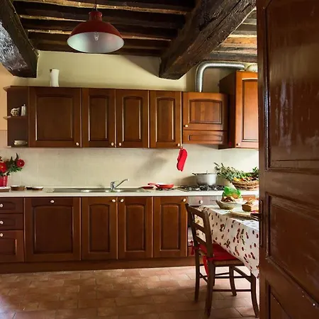 Tabiano Castello Sleeps 14 With Pool And Wifi 别墅 *