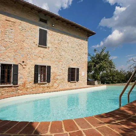 Tabiano Castello Sleeps 14 With Pool And Wifi