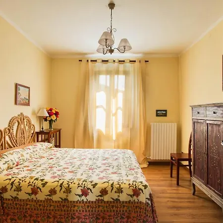 Tabiano Castello Sleeps 14 With Pool And Wifi 别墅 *